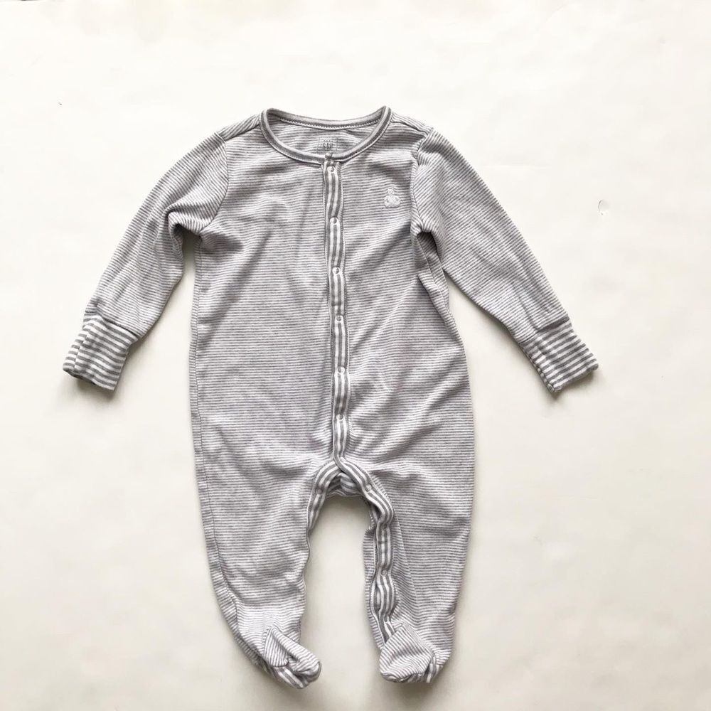BABygap stripe footed pyjamas EUC 3-6 months